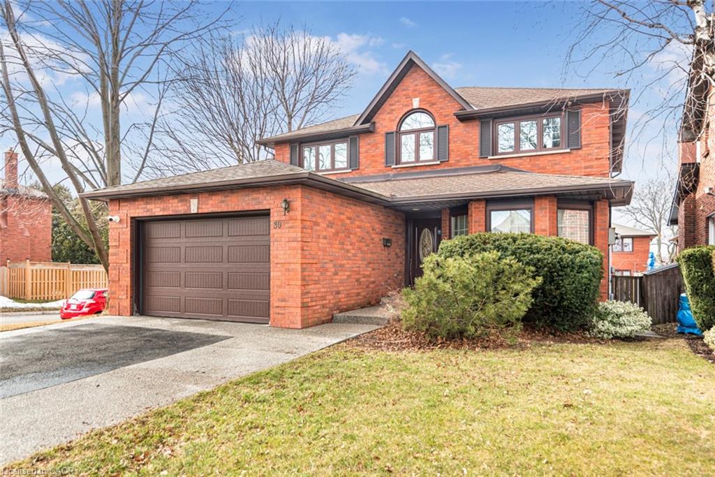 39 Guildwood Dr, Hamilton, ON L9C 6S3
