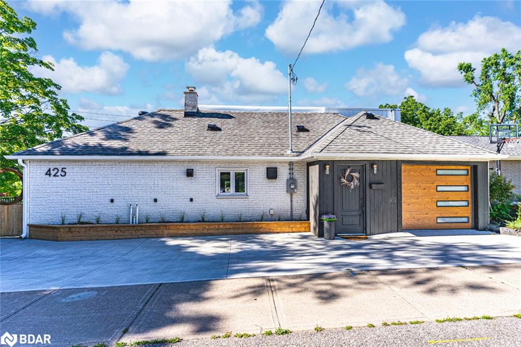 425 Codrington St, Barrie, ON L4M 1S9