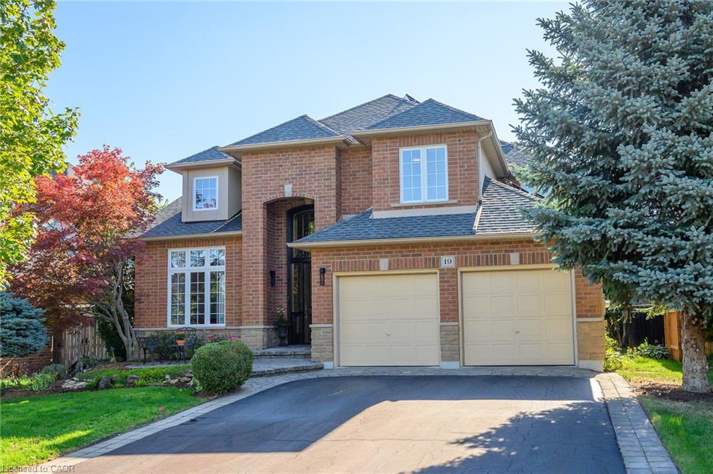 19 Golf Woods Dr, Grimsby, ON L3M 5P5