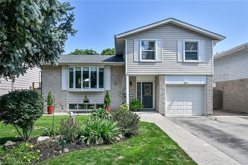 92 Osborne Cres, Oakville, ON L6H 1G1