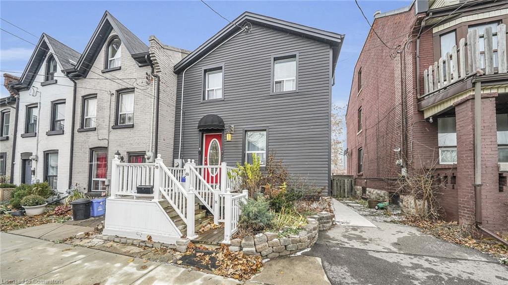 19 Railway St, Hamilton, ON L8R 2R4
