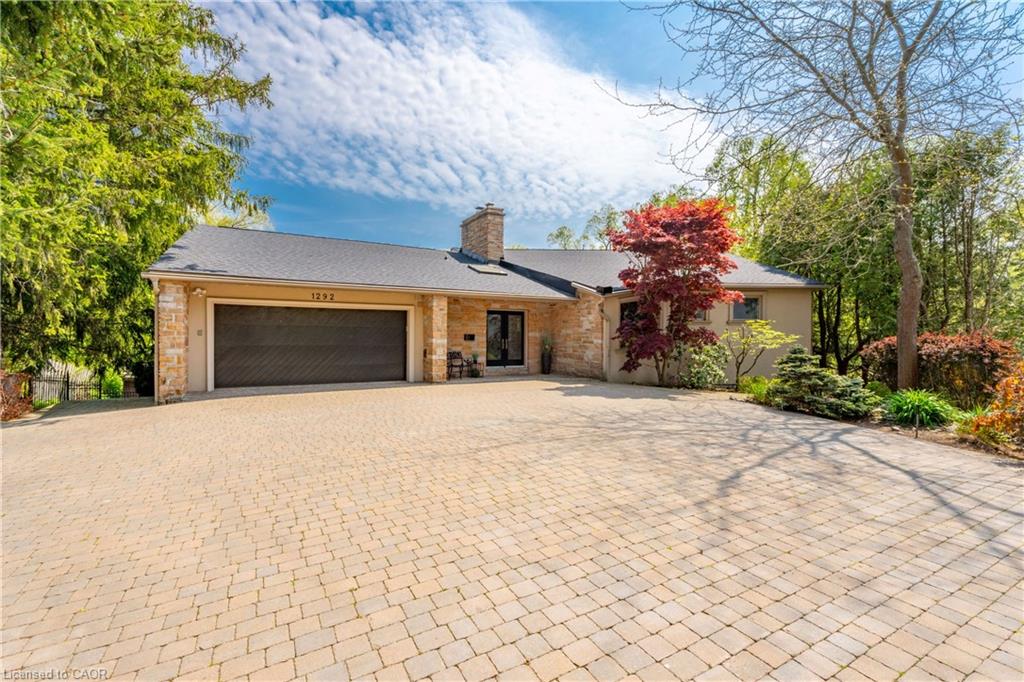 1292 Contour Dr, Mississauga, ON L5H 1B2