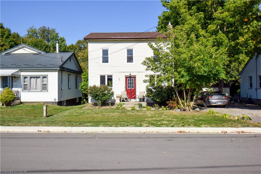 39 Young St, Tillsonburg, ON N4G 3H6