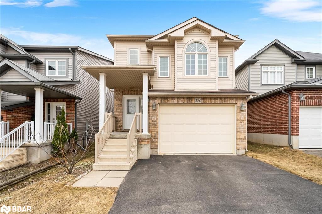 382 Woodbine Ave, Kitchener, ON N2R 0A9
