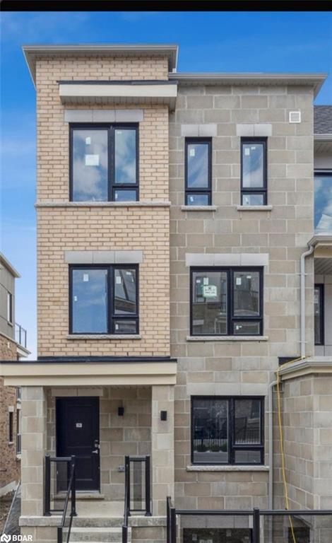 7 Lookout Dr #b, Bowmanville, ON L1C 7E9