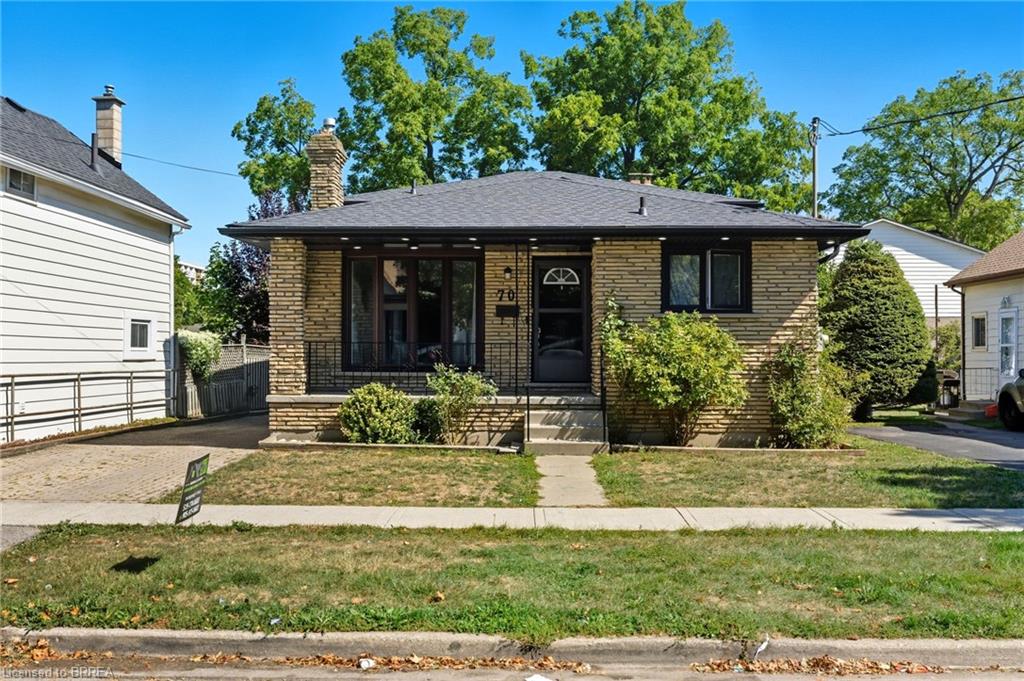 70 Oak St, Brantford, ON N3T 2B1