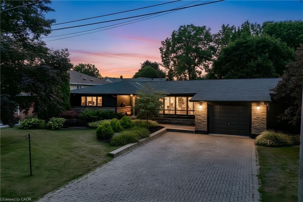 6244 Russell St, Niagara Falls, ON L2J 1P1