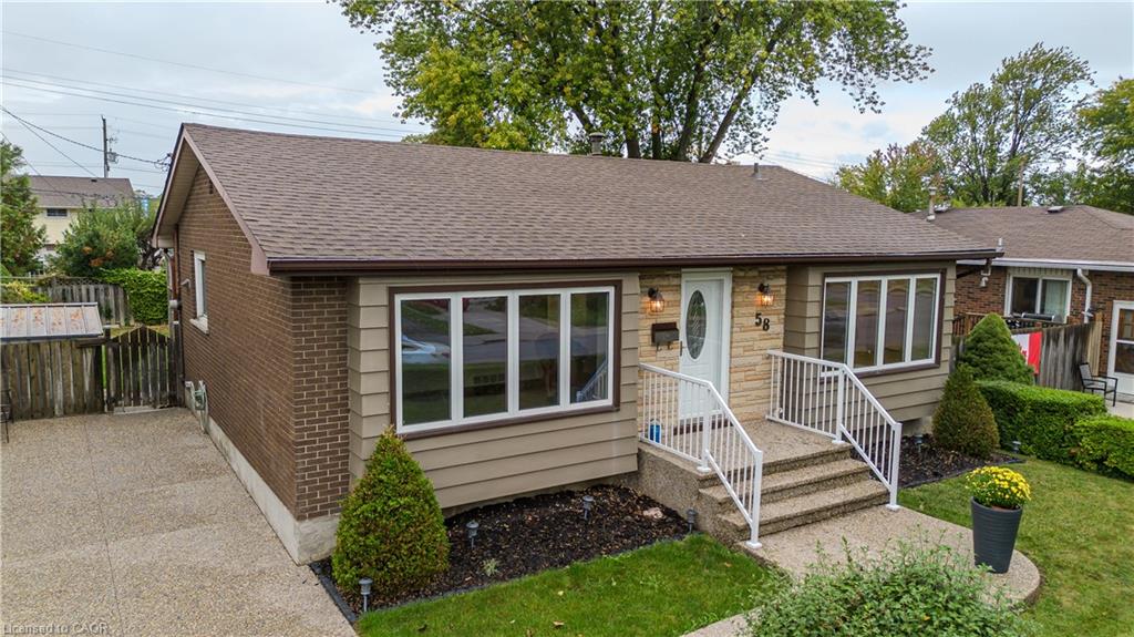58 Goldfinch Rd, Hamilton, ON L9A 3W7