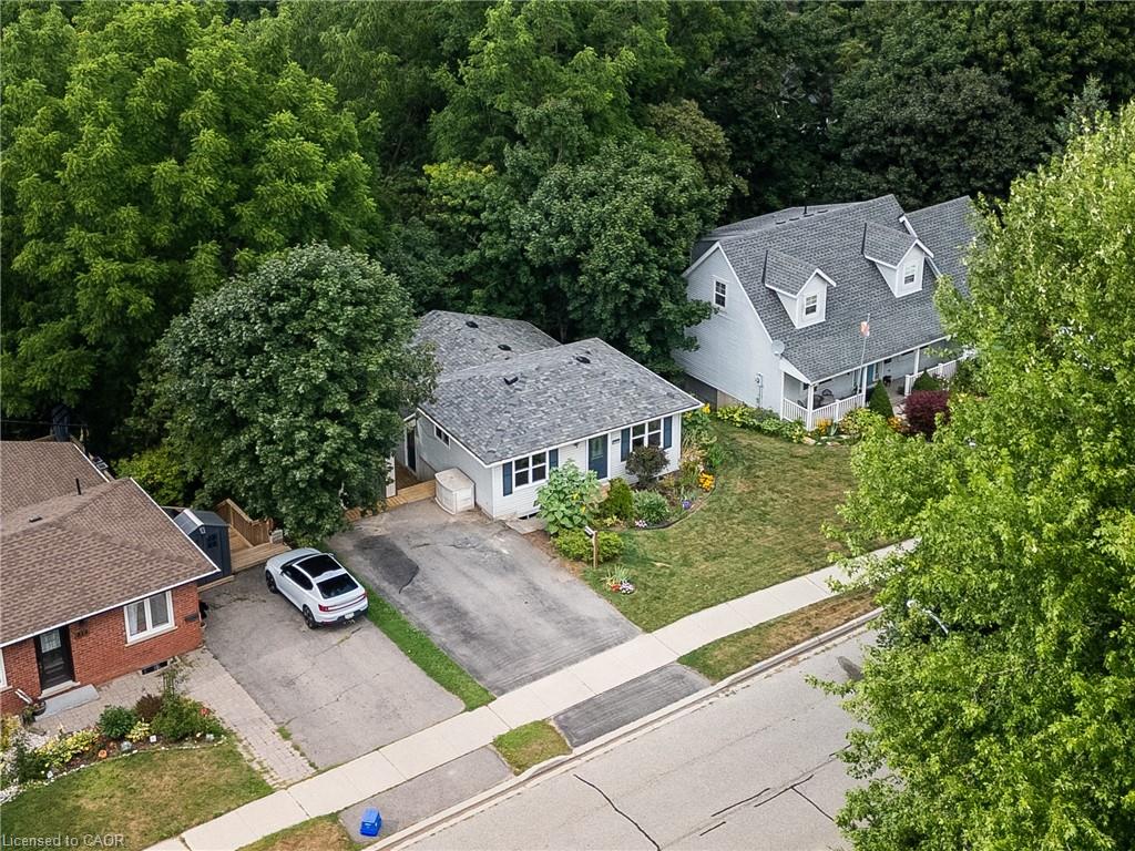 209 Wellington St, Centre Wellington, ON N1M 3E1