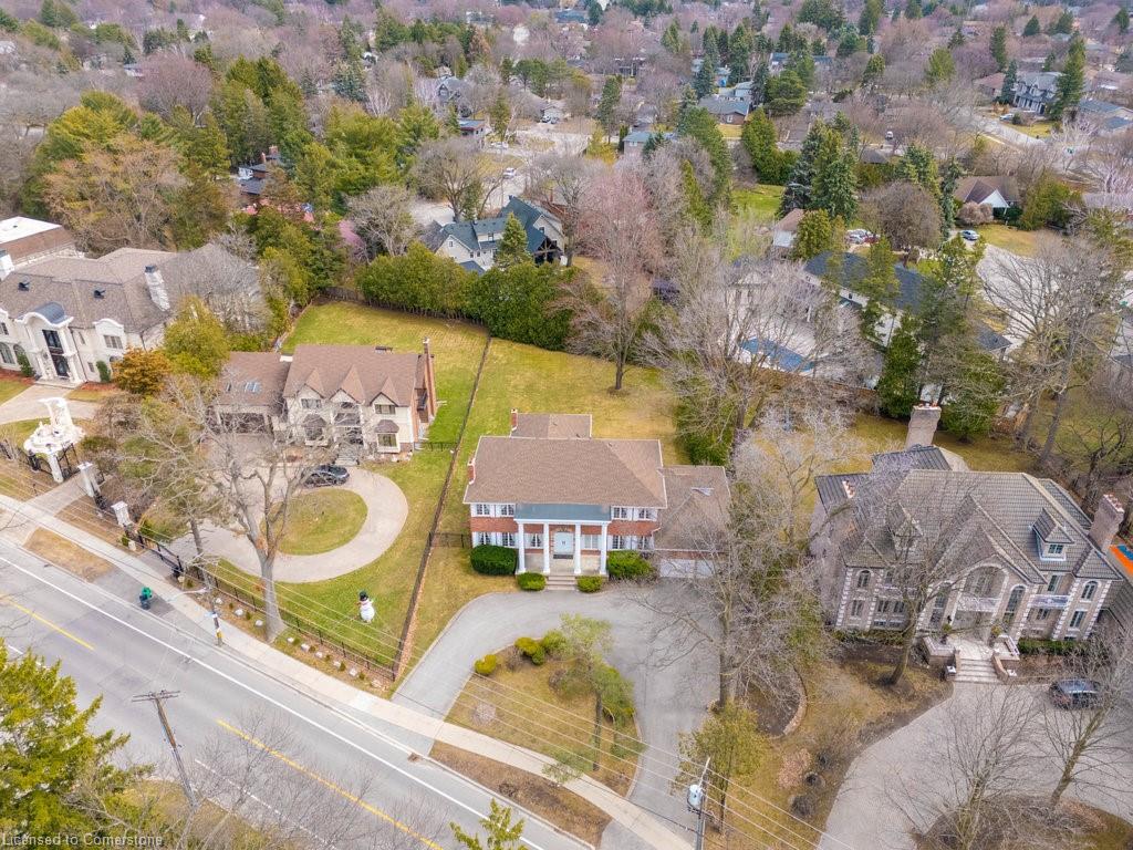 2390 Mississauga Rd, Mississauga, ON L5H 2L1