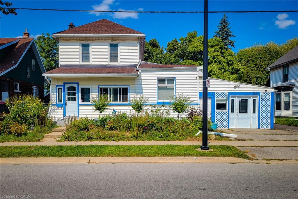 5685 Robinson St, Niagara Falls, ON L2G 2B1