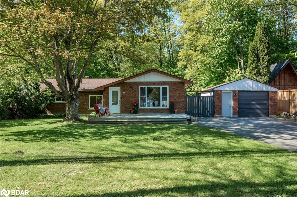 11 Broad St, Penetanguishene, ON L9M 1E9