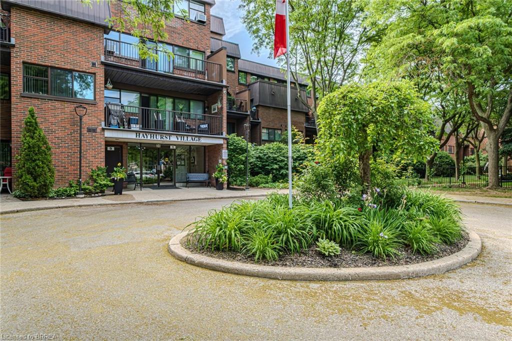 36 Hayhurst Road Unit 316, Brantford, ON N3R 6Y9
