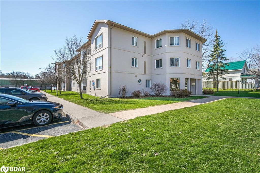 107 Bond Street Unit 303, Orillia, ON L3V 1J7