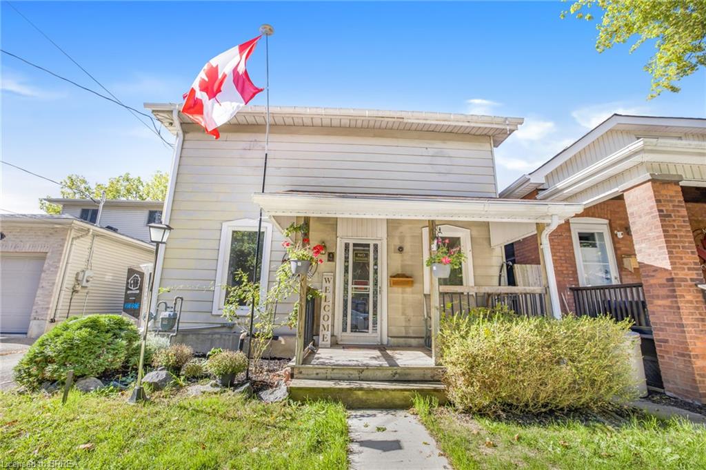 9 Superior St, Brantford, ON N3S 2J9