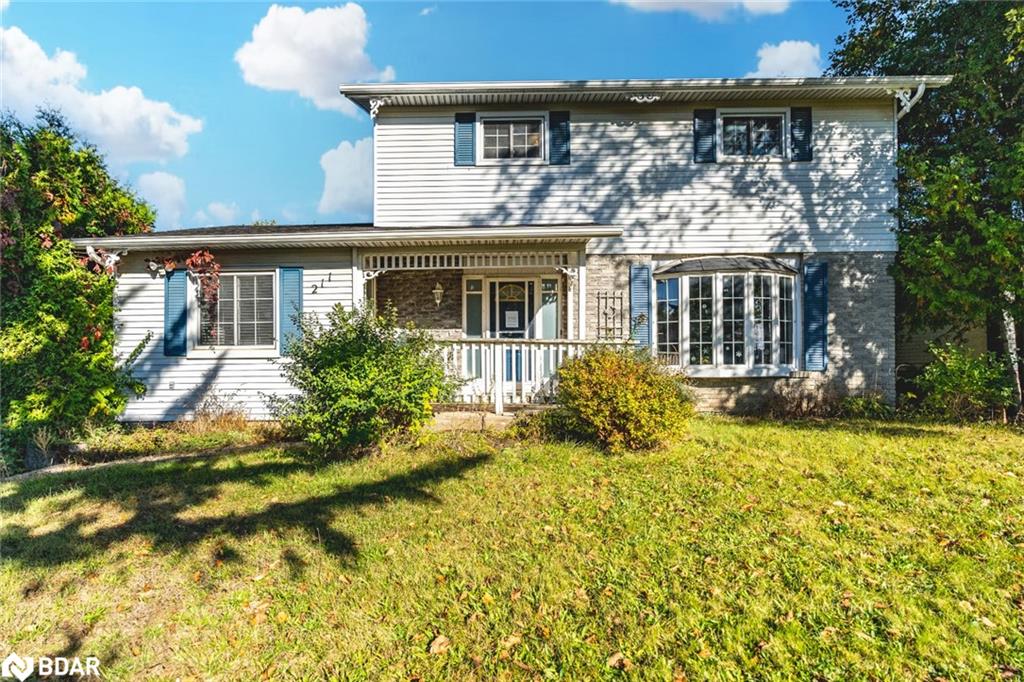 211 Phillips St, Barrie, ON L4N 3V2