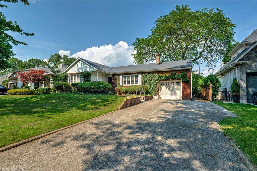 321 Wilson Ave, Burlington, ON L7L 2N1