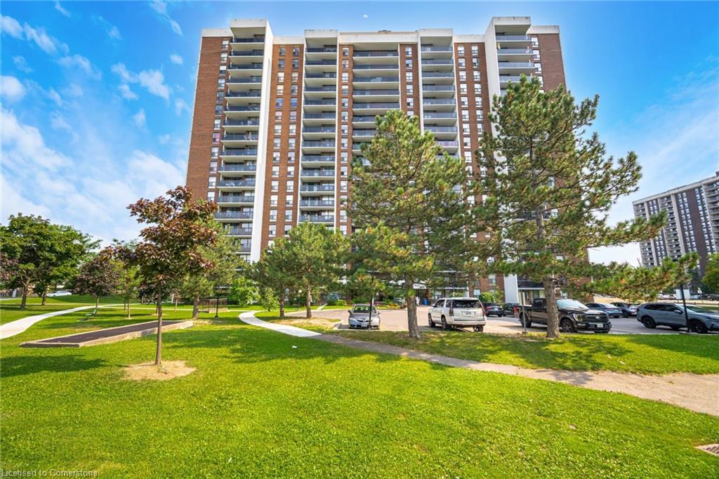 21 Knightsbridge Road Unit 1507, Brampton, ON L6T 3Y1