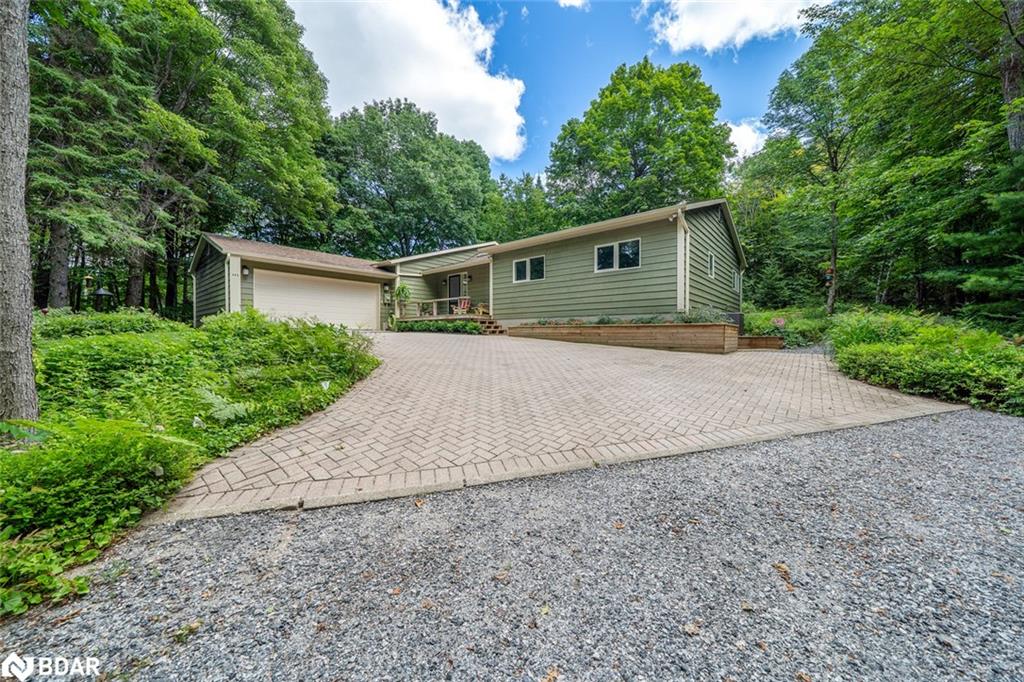 385 Chub Lake Rd, Huntsville, ON P1H 2J3