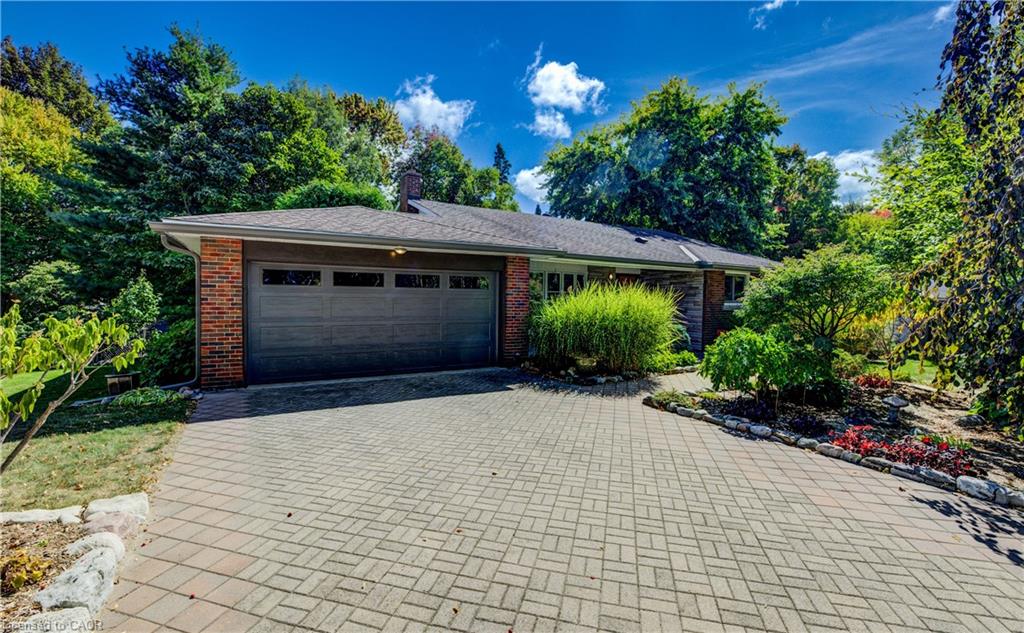 9 Monticello Cres, Guelph, ON N1G 2M1