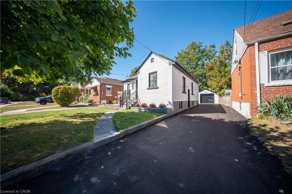 48 Woodbridge Rd, Hamilton, ON L8K 3C9