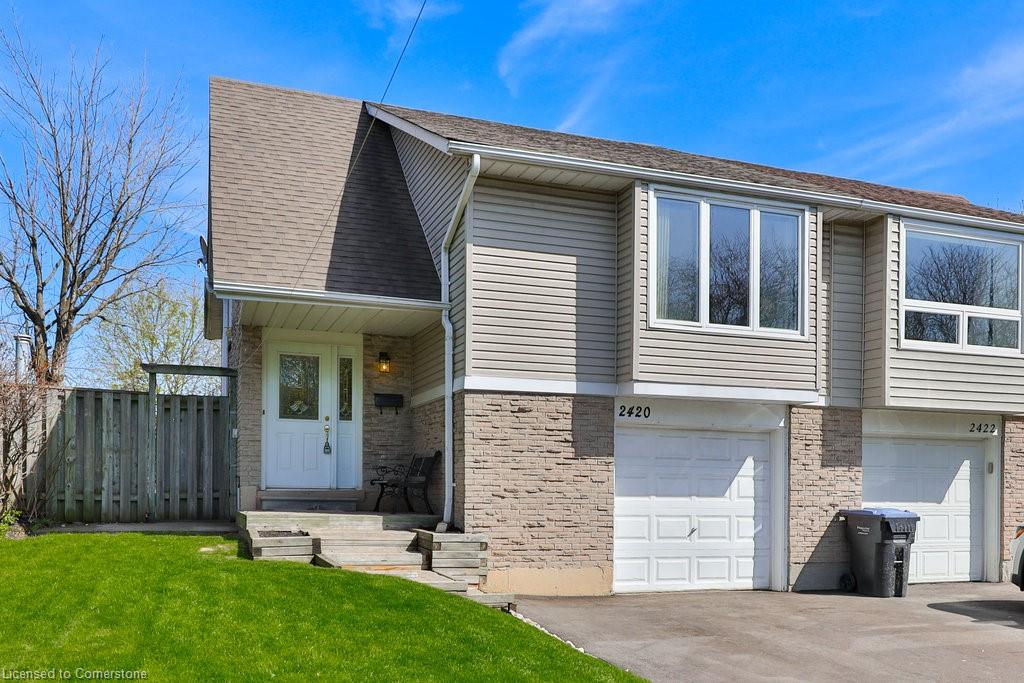 2420 Mainroyal St, Mississauga, ON L5L 1C9