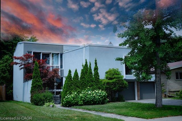 90 Winston Ave, Hamilton, ON L8S 2S6