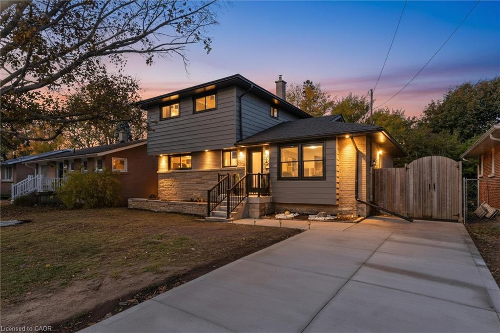 39 Grandfield St, Hamilton, ON L8T 2H1