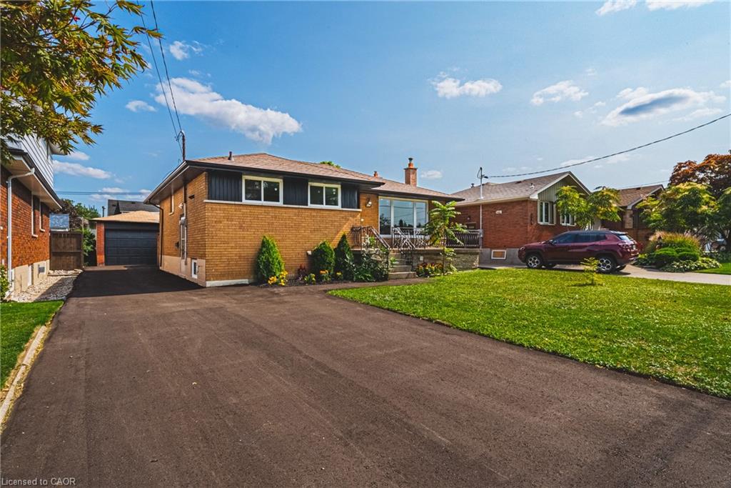 131 Welbourn Dr, Hamilton, ON L9A 3N5