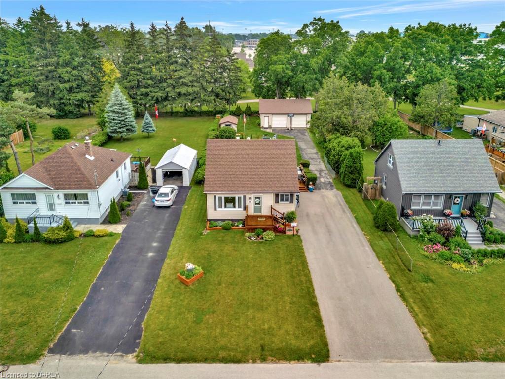 48 Willow Dr, Brantford, ON N3R 2W4