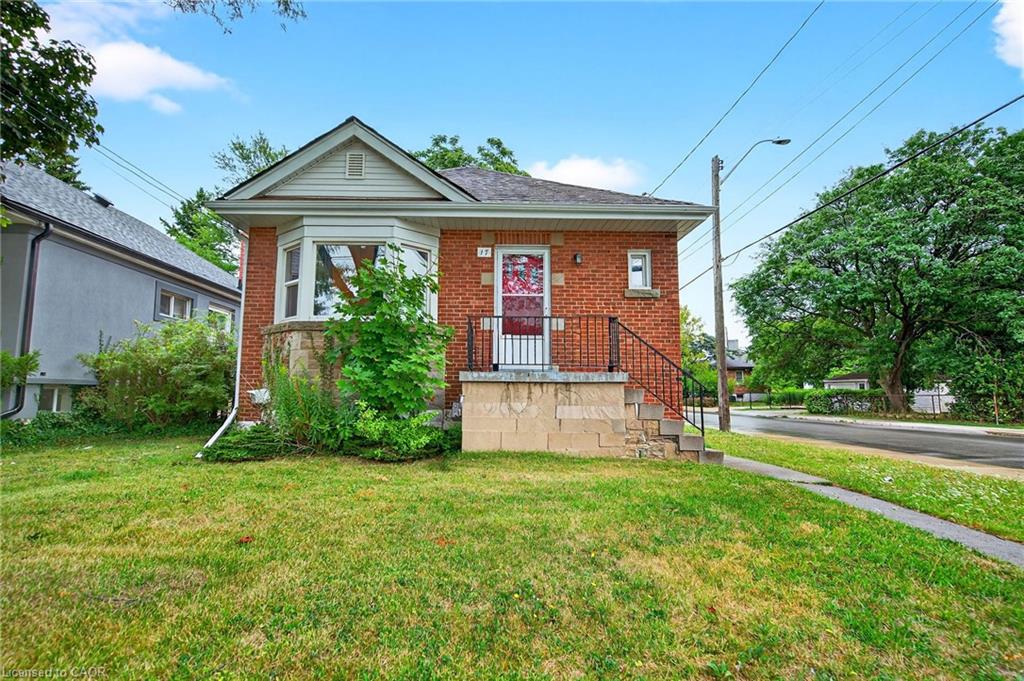 17 W 3rd St, Hamilton, ON L9C 3J5