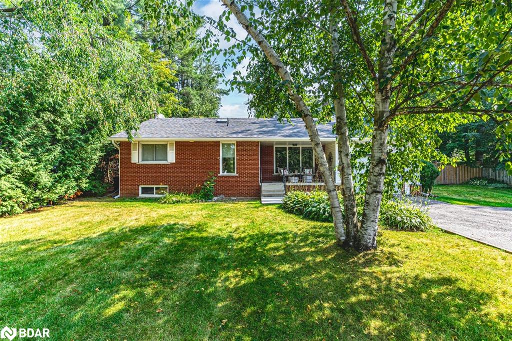 1105 St Vincent St, Springwater, ON L0L 1X1