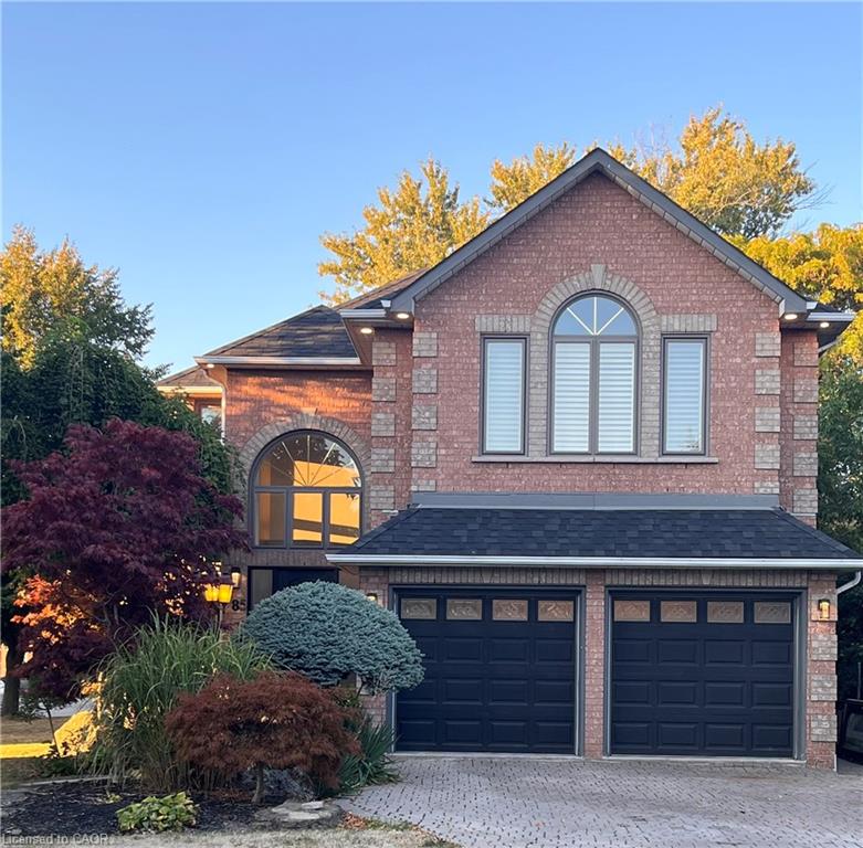 85 Waterford Cres, Hamilton, ON L8E 4Z7