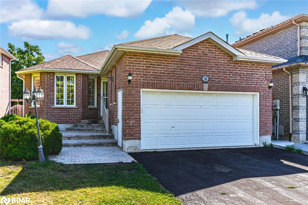 10 Stephanie Ln, Barrie, ON L4N 0V2