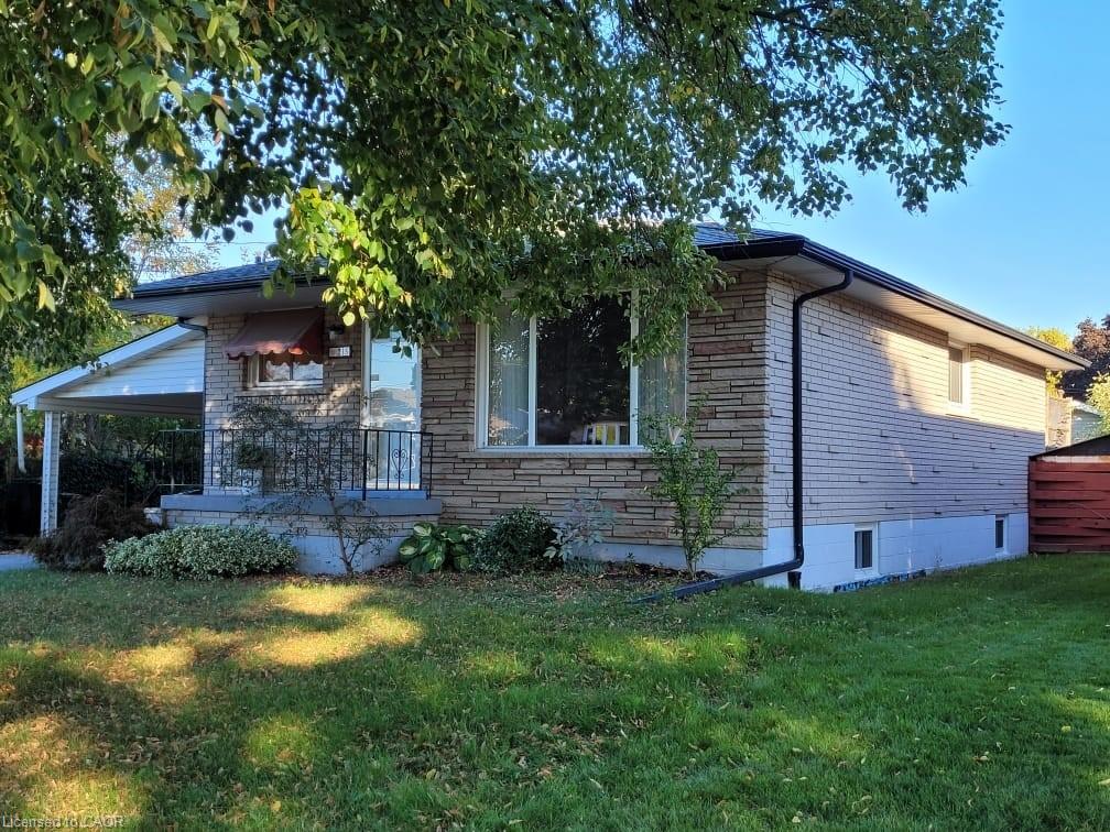 25 Greeningdon Dr, Hamilton, ON L9A 3A8