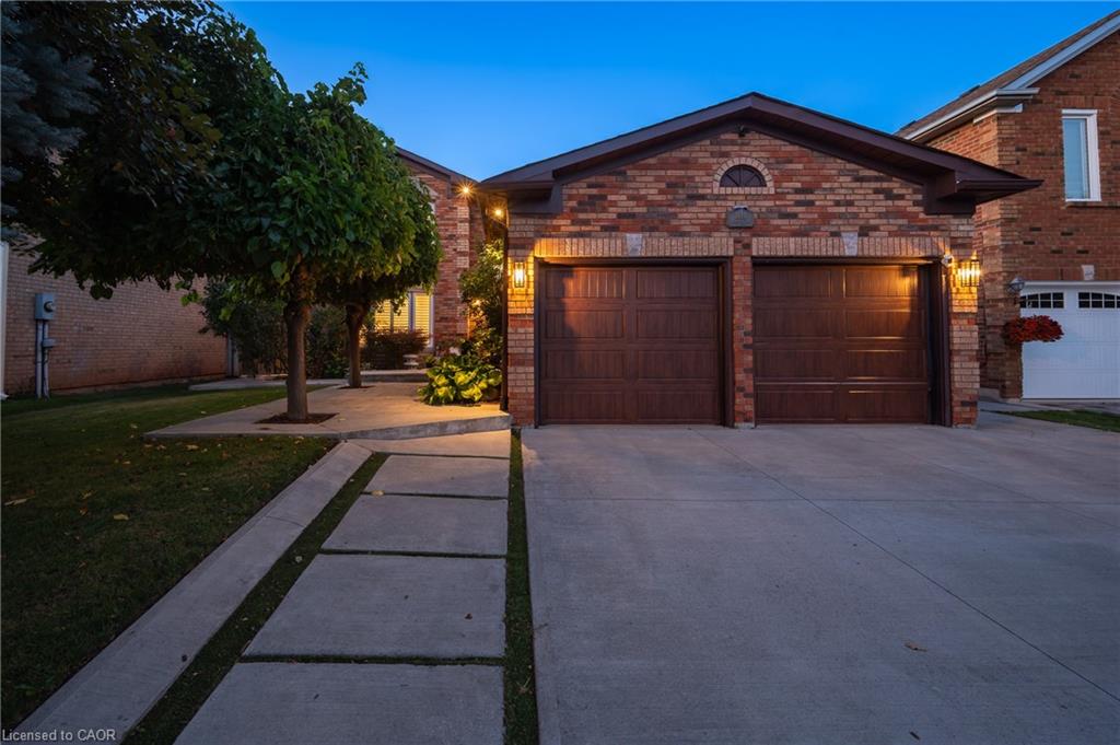 1658 Heritage Way, Oakville, ON L6M 2Z9