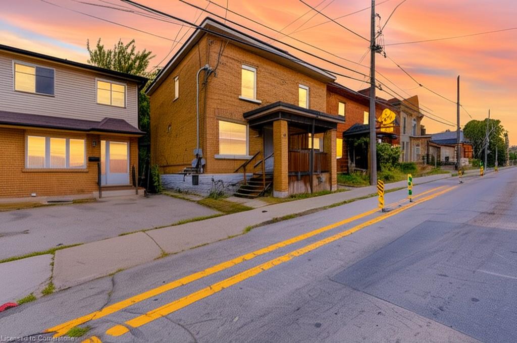 48 Locke St S, Hamilton, ON L8P 3Z8