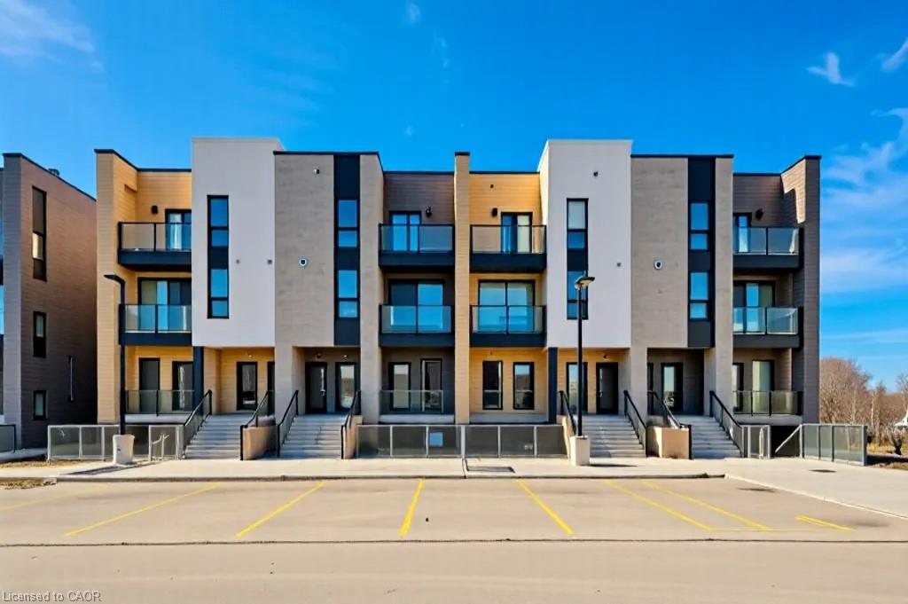 261 Woodbine Ave, Kitchener, ON N2R 0S7