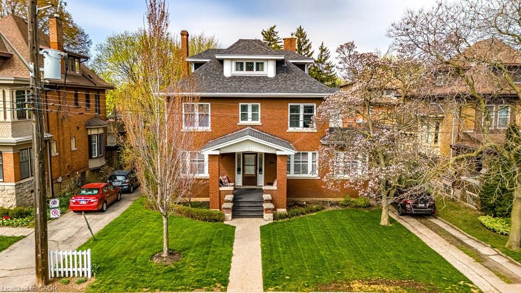 125 Delaware Ave, Hamilton, ON L8M 1V2