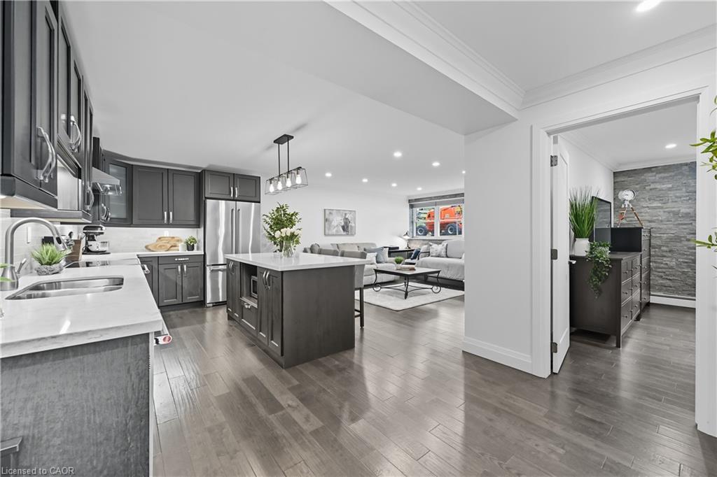 1377 Lakeshore Road Unit 104, Burlington, ON L7S 1B1