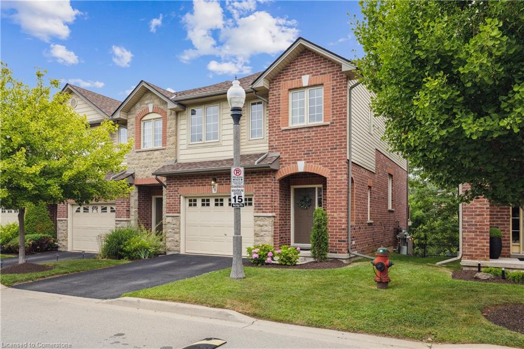 19 Liddycoat Ln, Hamilton, ON L9G 0A7