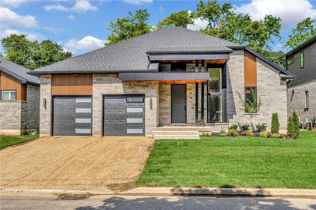 161 Parkside Dr, Brantford, ON N3T 0S9