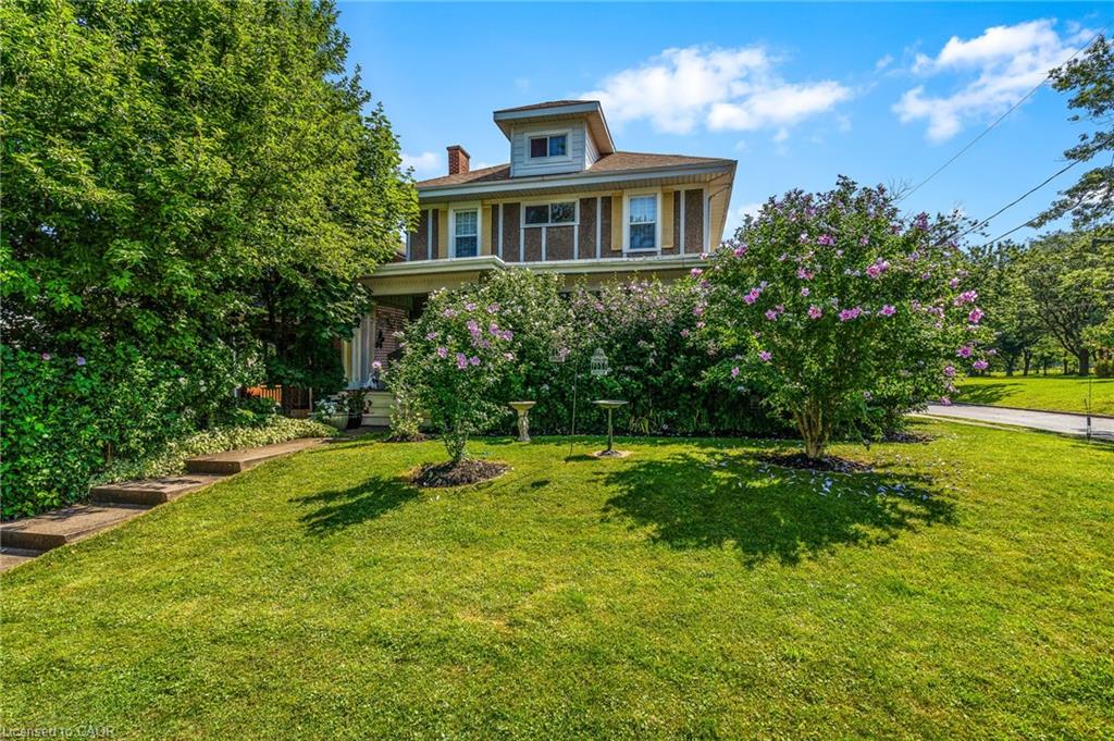 2 Carleton St N, Thorold, ON L2V 2A3