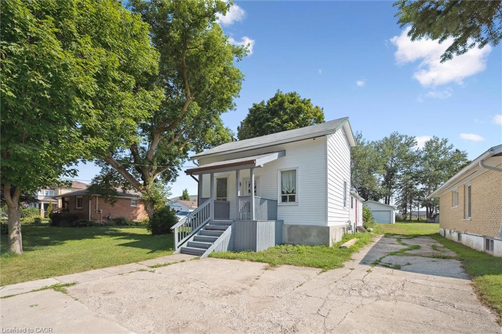 230 Egremont St S, Wellington North, ON N0G 2L2