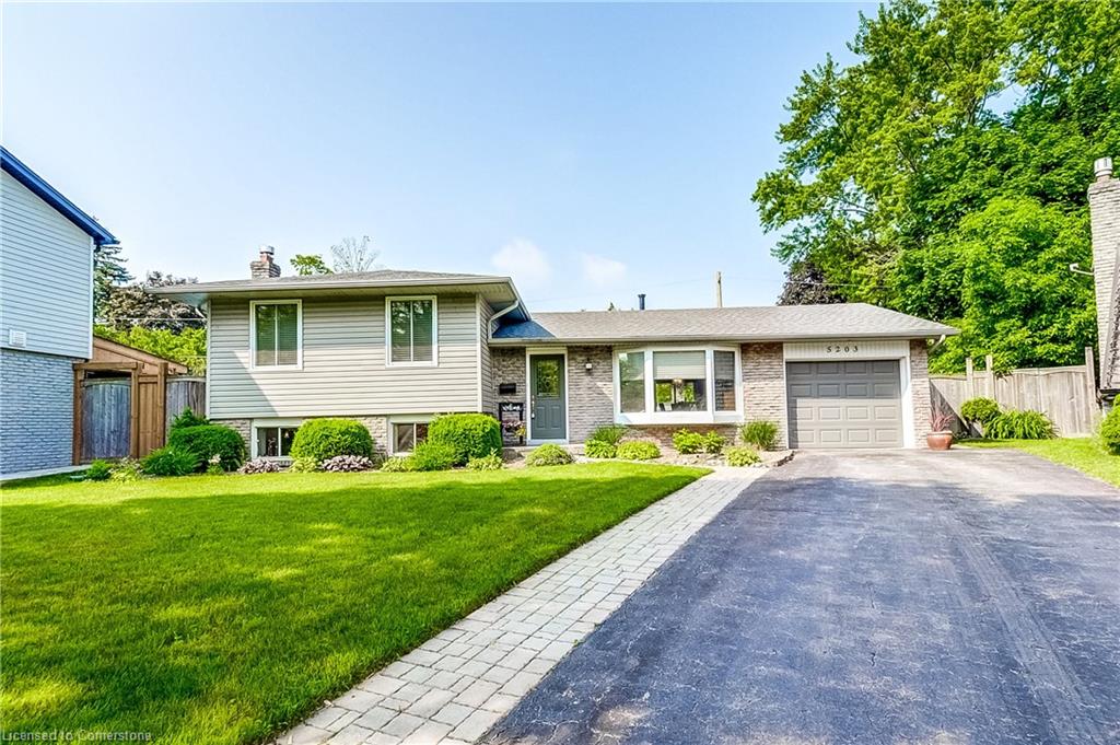 5203 Broughton Cres, Burlington, ON L7L 3C1