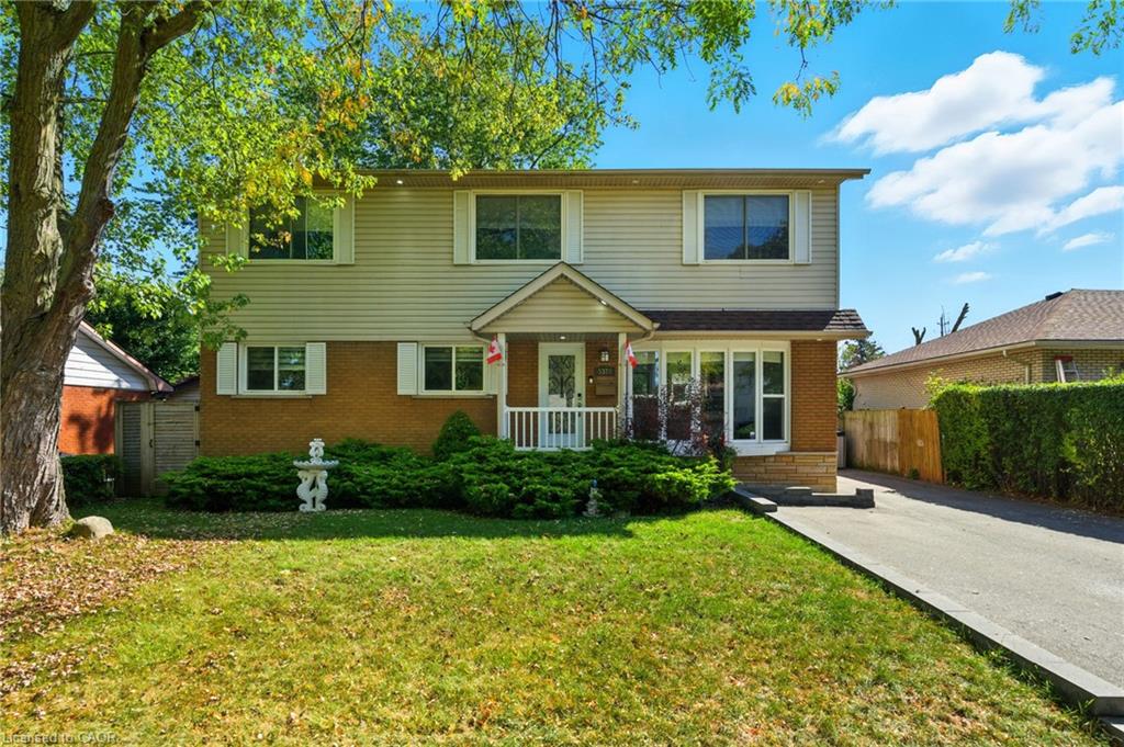 5372 Spruce Ave, Burlington, ON L7L 1N7