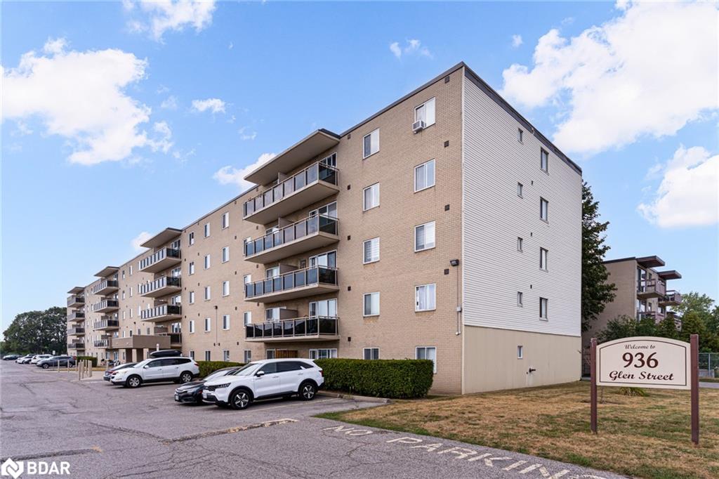 936 Glen Street Unit 512, Oshawa, ON L1J 5Z7
