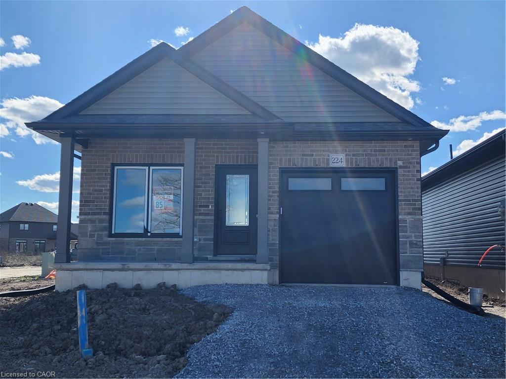 42 Rogers St, Jarvis, ON N0A 1J0