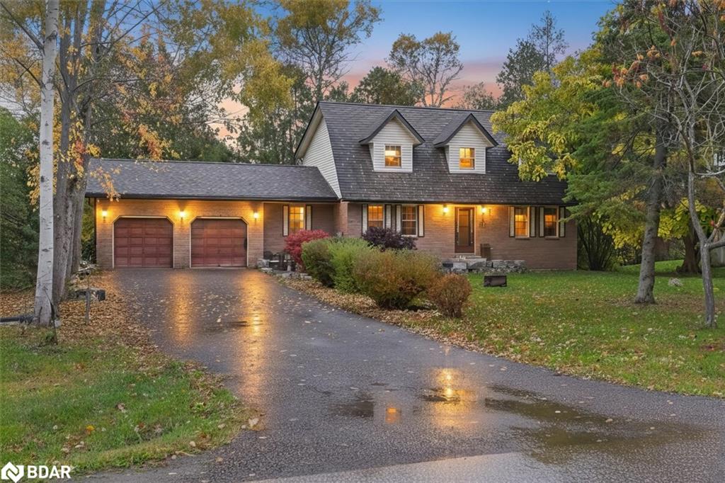 62 Evelyn Ave, Georgina, ON L4P 3C8