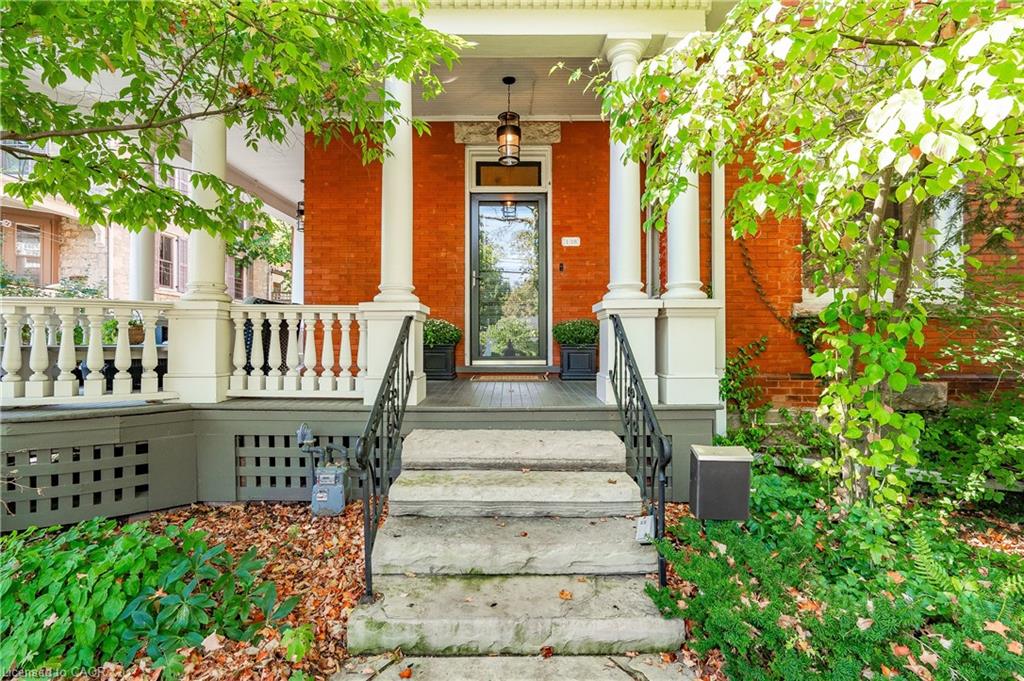 138 Dublin St N, Guelph, ON N1H 4N7